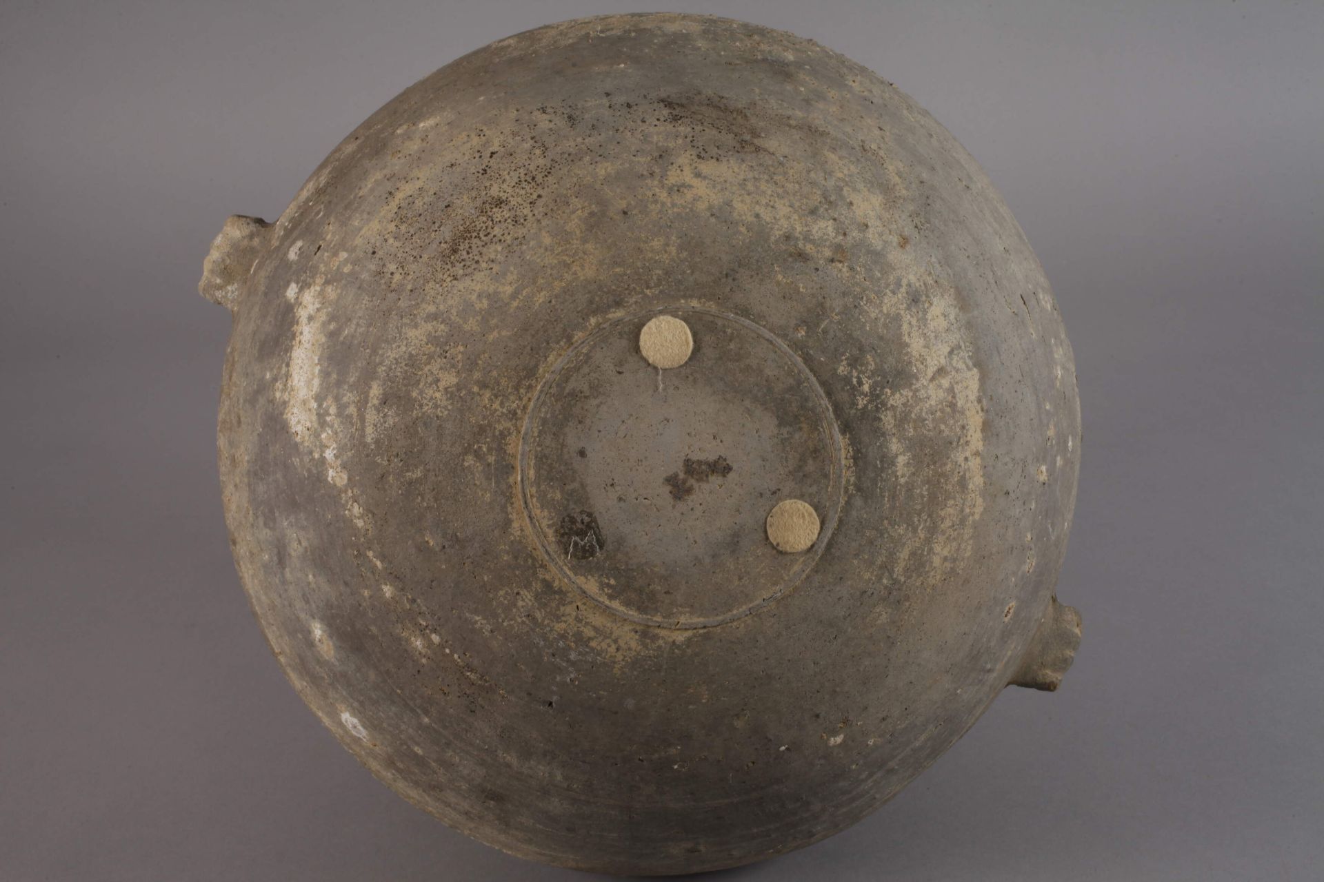 Han dynasty storage vessel - Image 4 of 6
