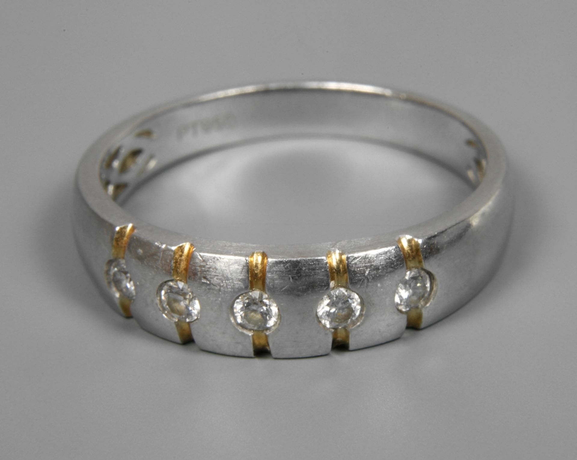 Women's ring with diamonds