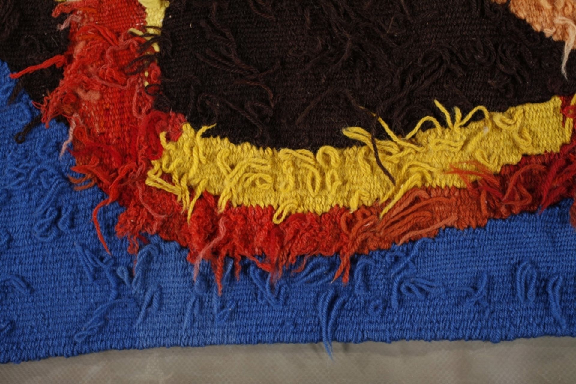 Small woven carpet, still life - Image 4 of 4