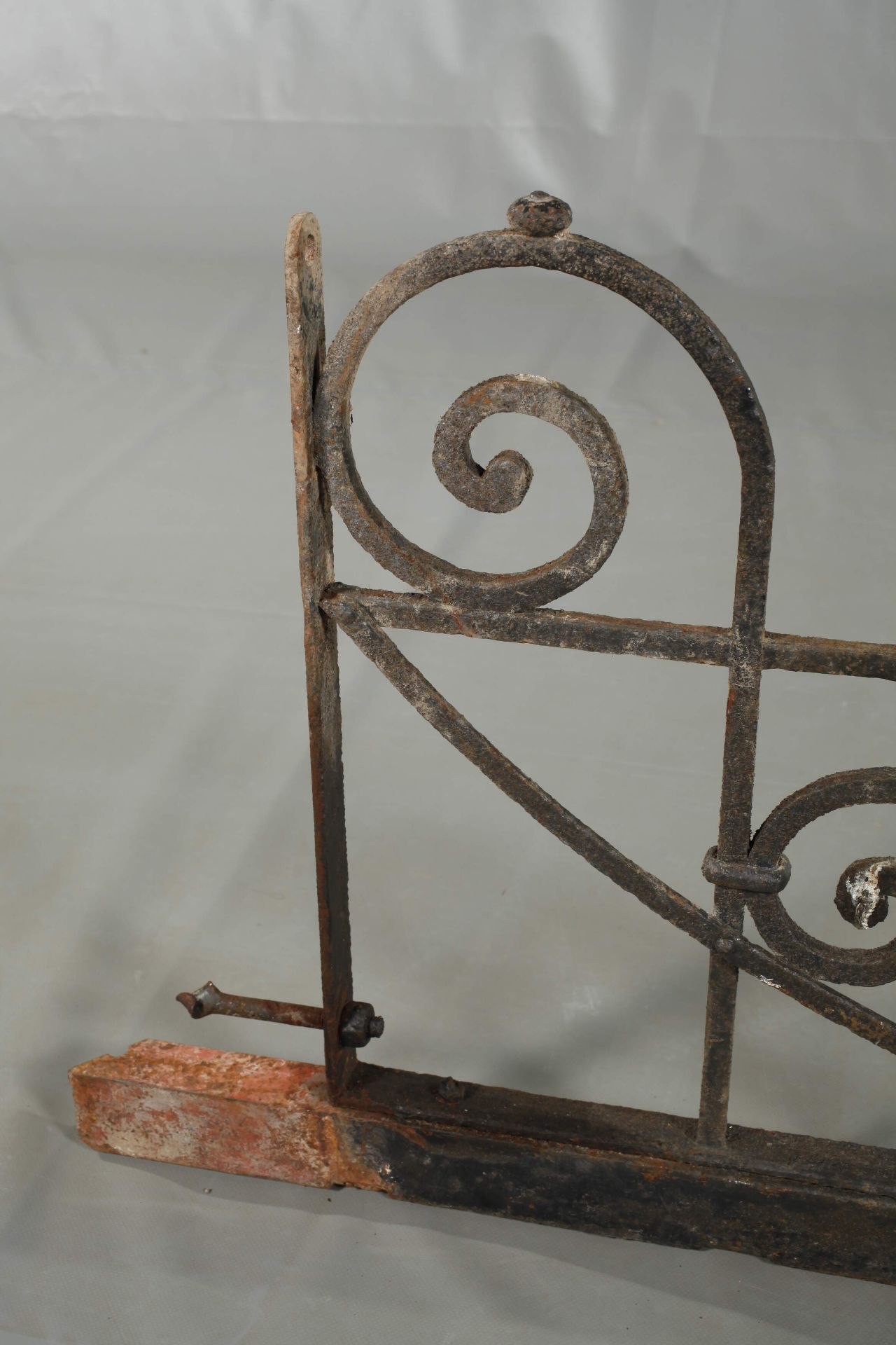 Pair of wrought iron wall brackets - Image 3 of 4