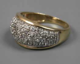 Goldring mit Diamanten