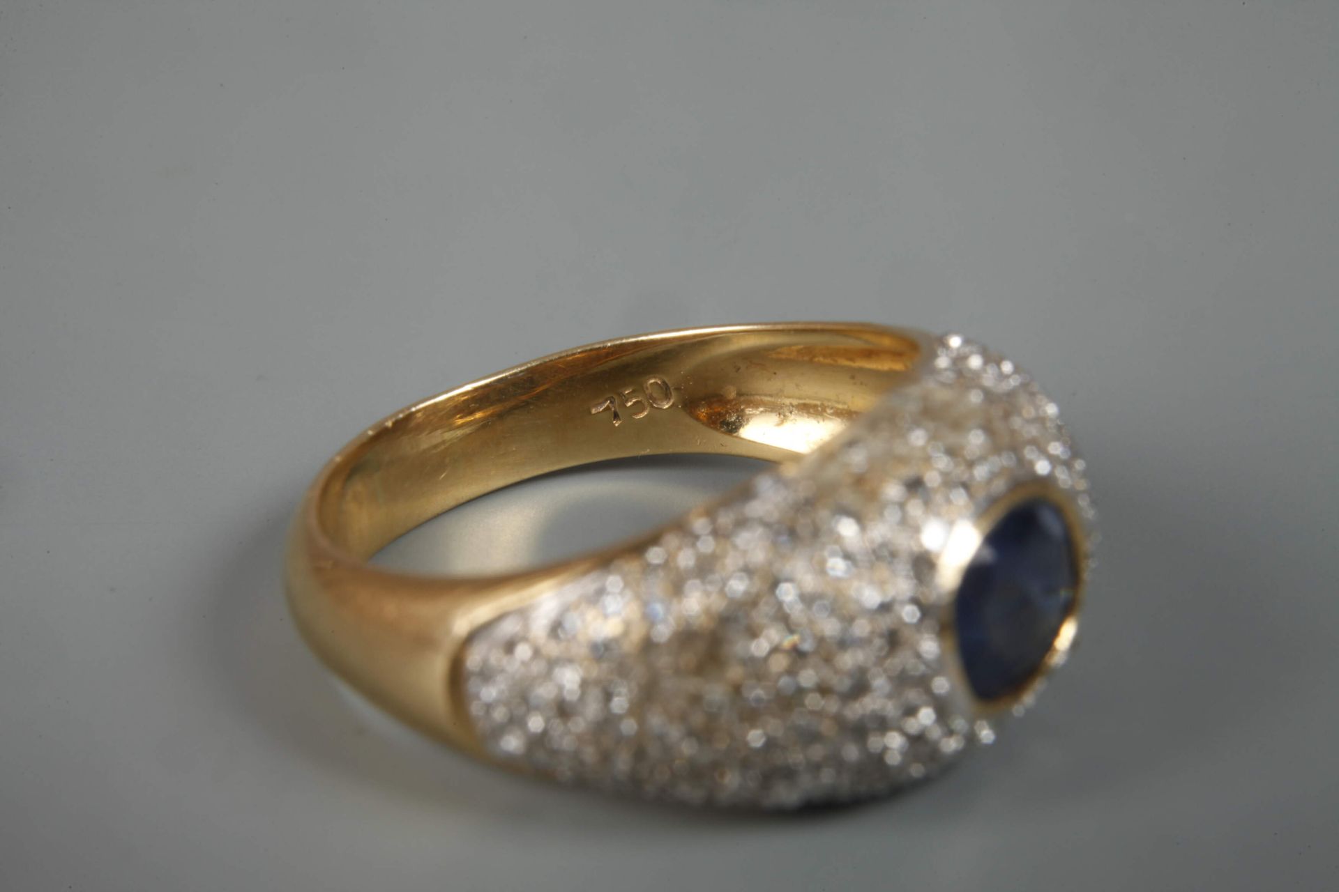 Ladies' ring with sapphire and diamonds - Image 3 of 3