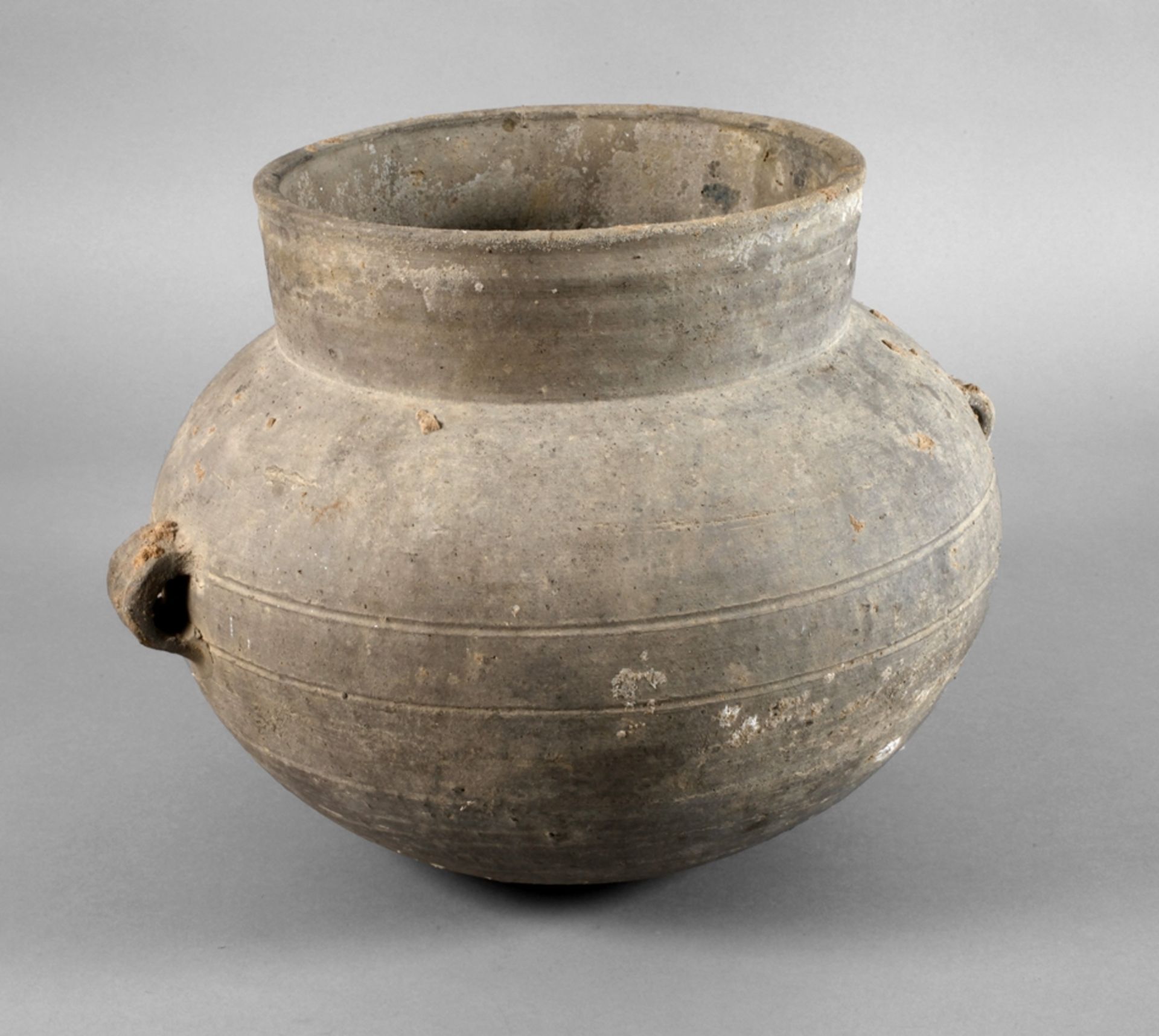 Han dynasty storage vessel