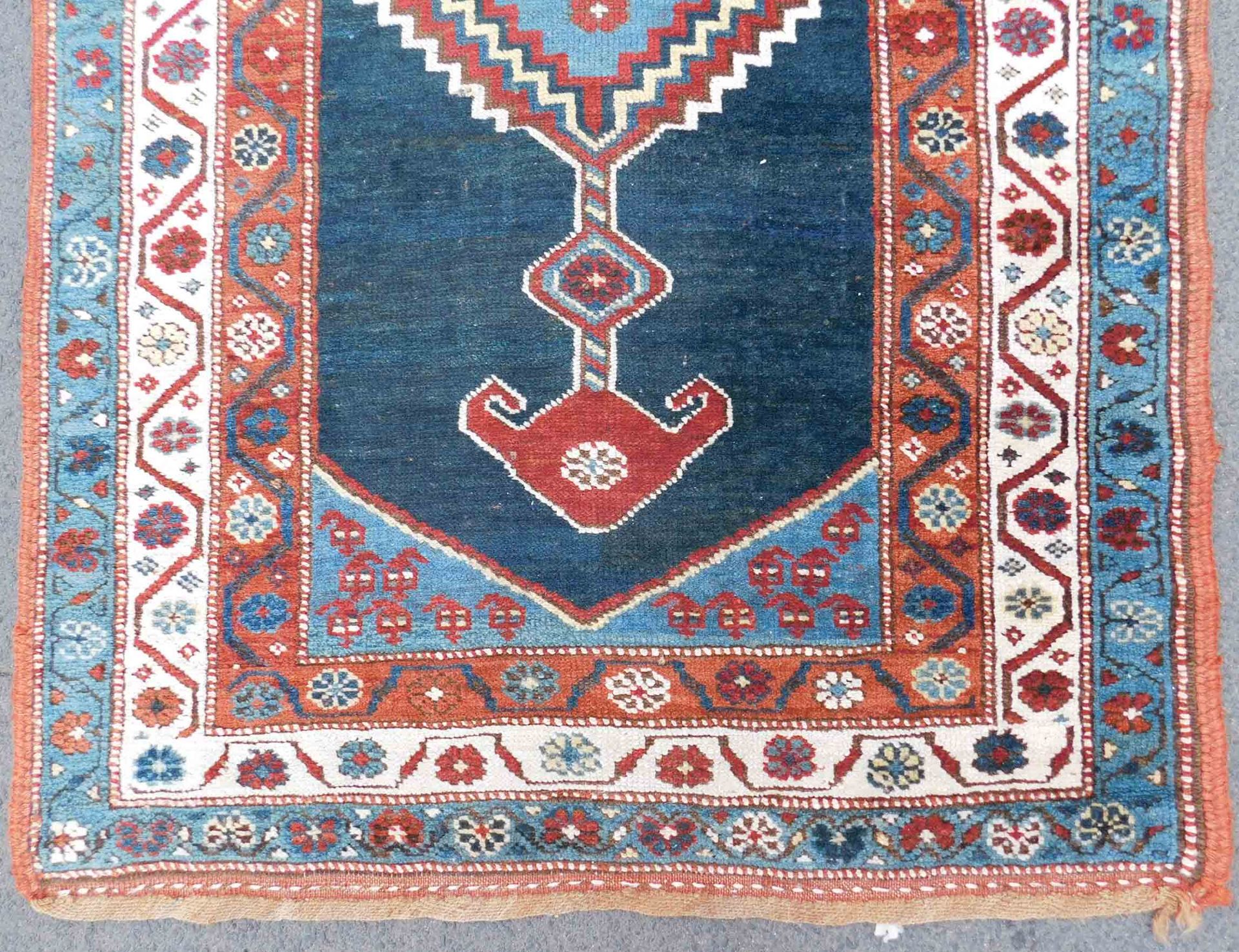 Shah - Savan Galerie Stammesteppich. Azerbaijan antik. - Bild 2 aus 17