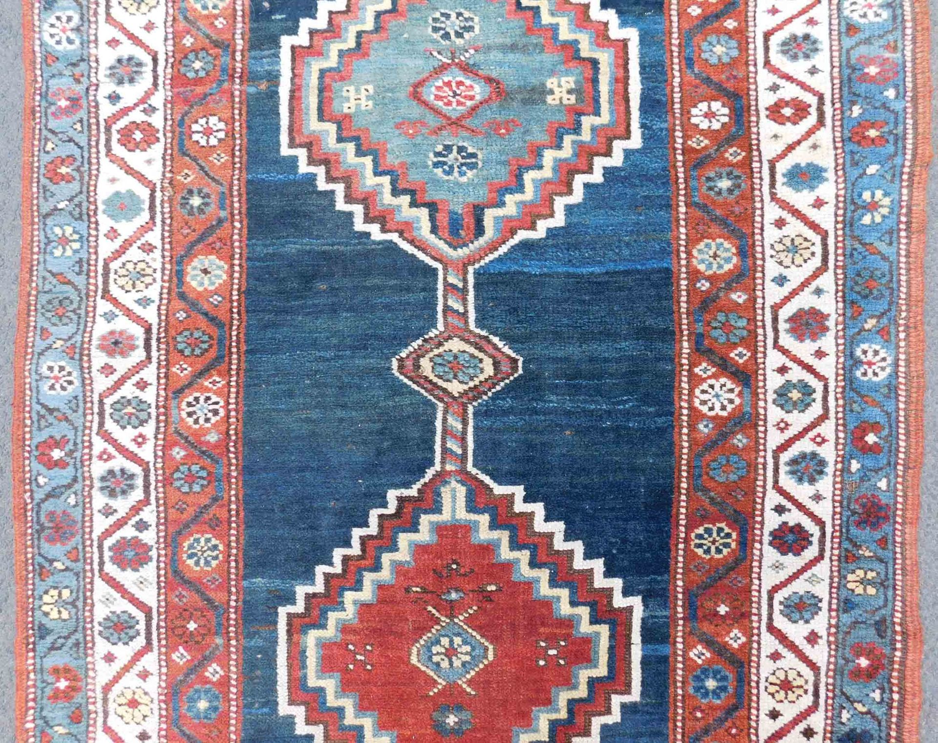 Shah - Savan Galerie Stammesteppich. Azerbaijan antik. - Bild 4 aus 17