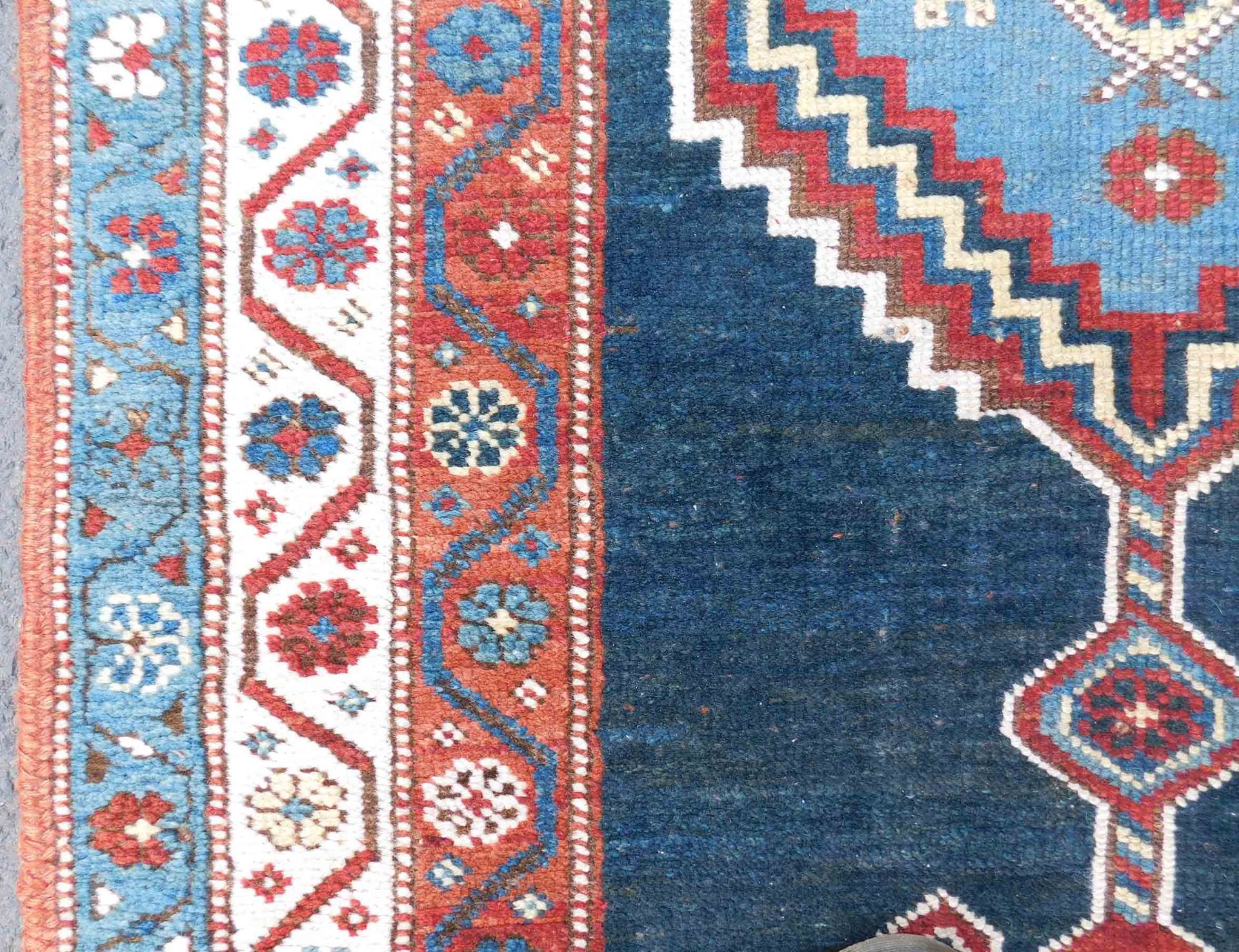 Shah - Savan Galerie Stammesteppich. Azerbaijan antik. - Bild 12 aus 17