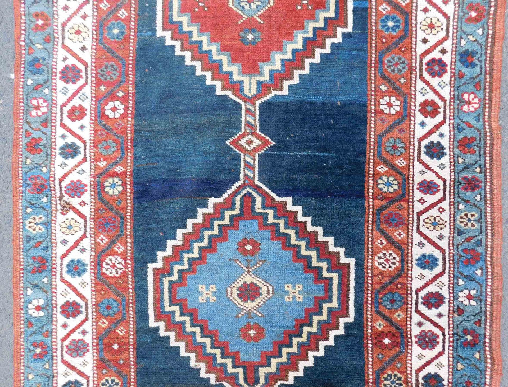 Shah - Savan Galerie Stammesteppich. Azerbaijan antik. - Bild 3 aus 17