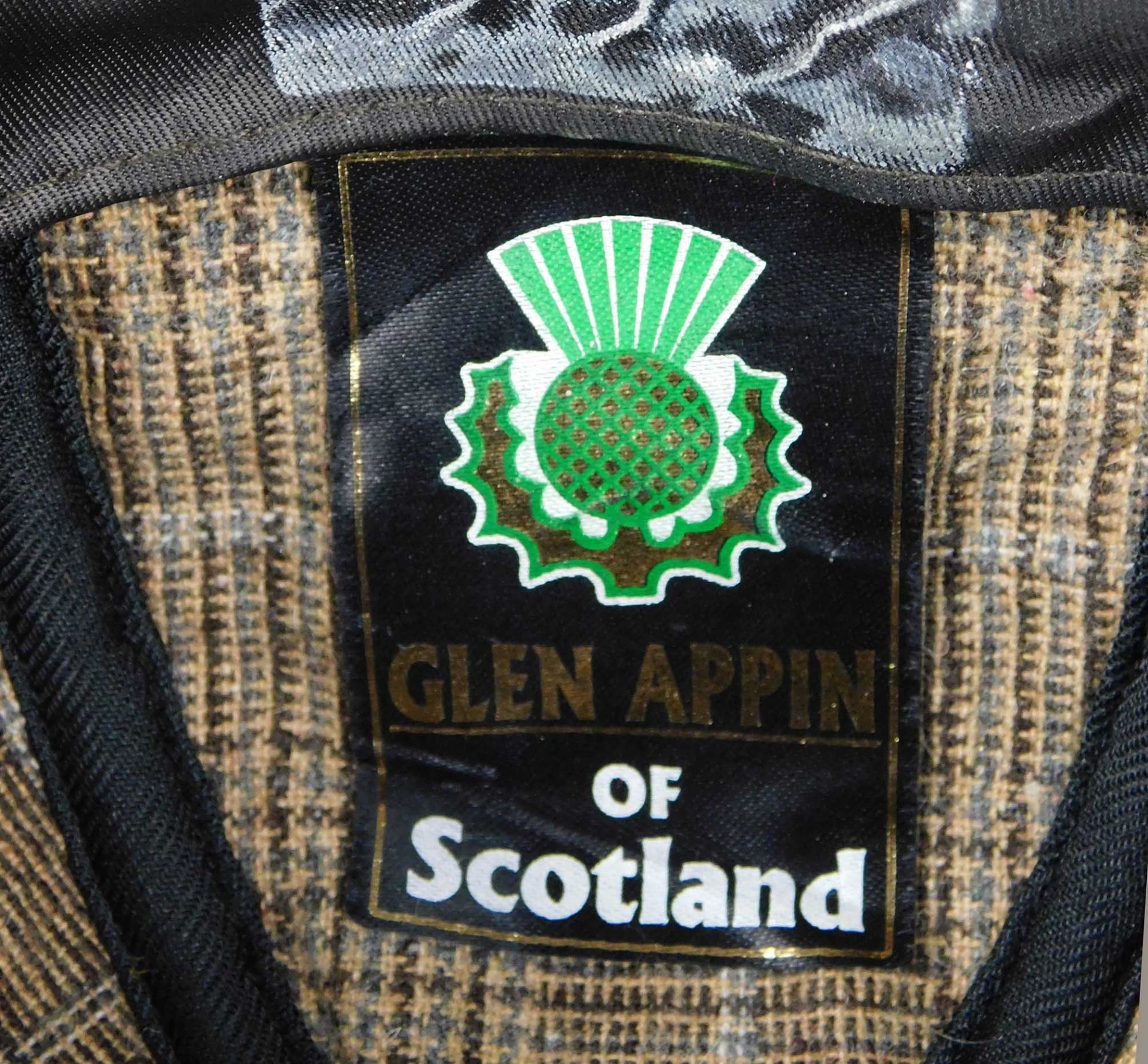 Hut. Glen Appin of Scotland. Harris Tweed. - Image 9 of 9