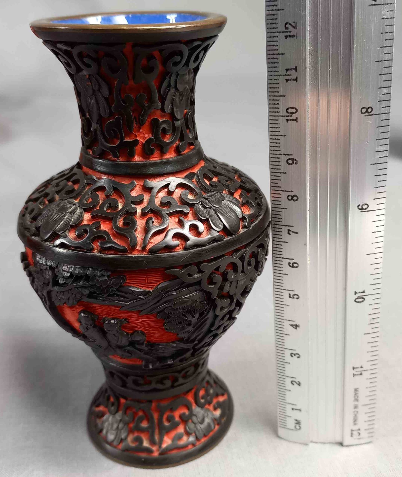 3 Schwarzlack Vasen über Rotlack. Wohl China alt. - Bild 10 aus 16