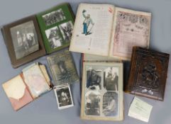 6 Bände Fotos, Postkarten, Erinnerungen. Meist Kaiserreich.