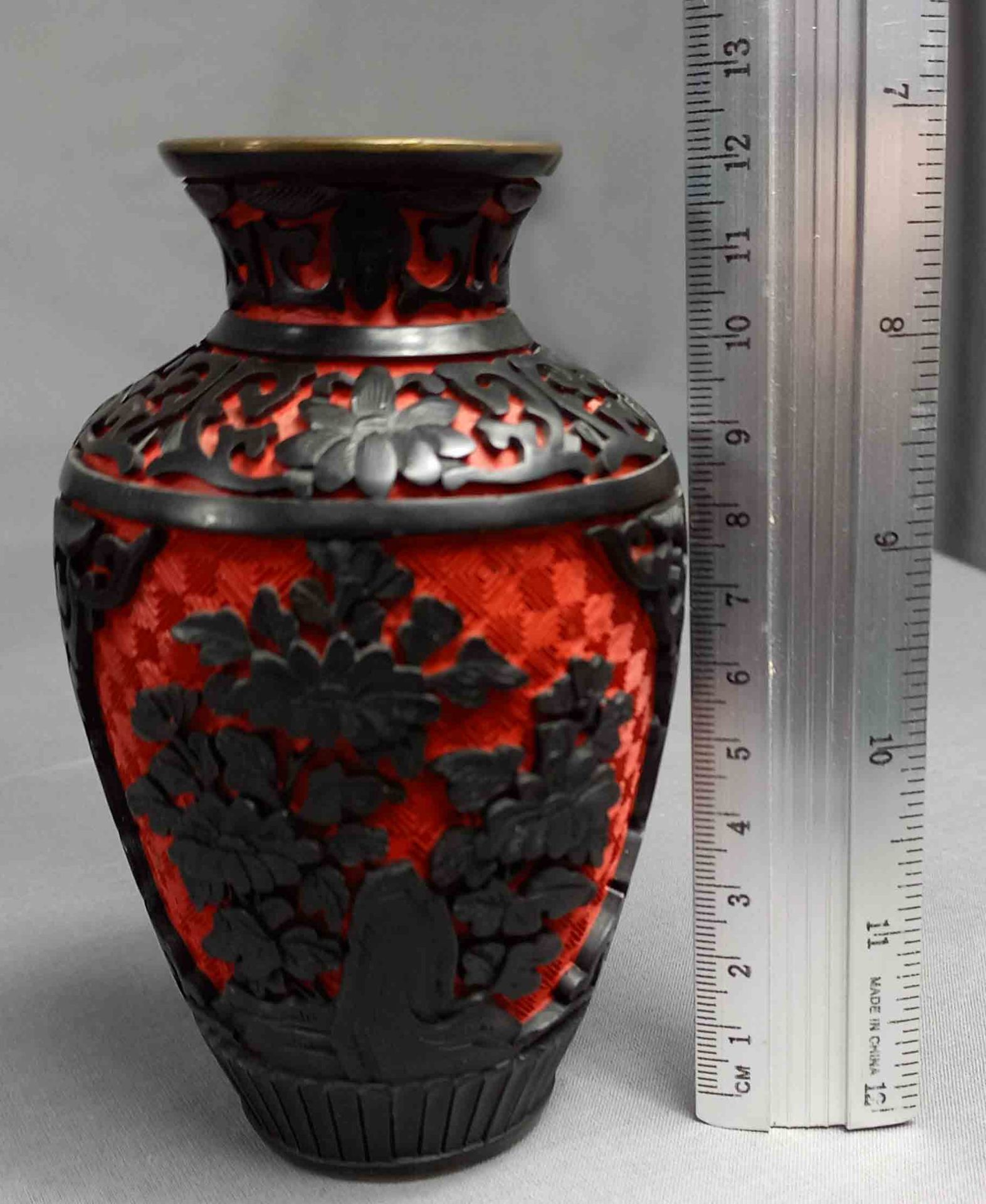 3 Schwarzlack Vasen über Rotlack. Wohl China alt. - Bild 16 aus 16