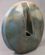 Yves MOHY (1929 - 2005). Vase de forme lentille fendu.