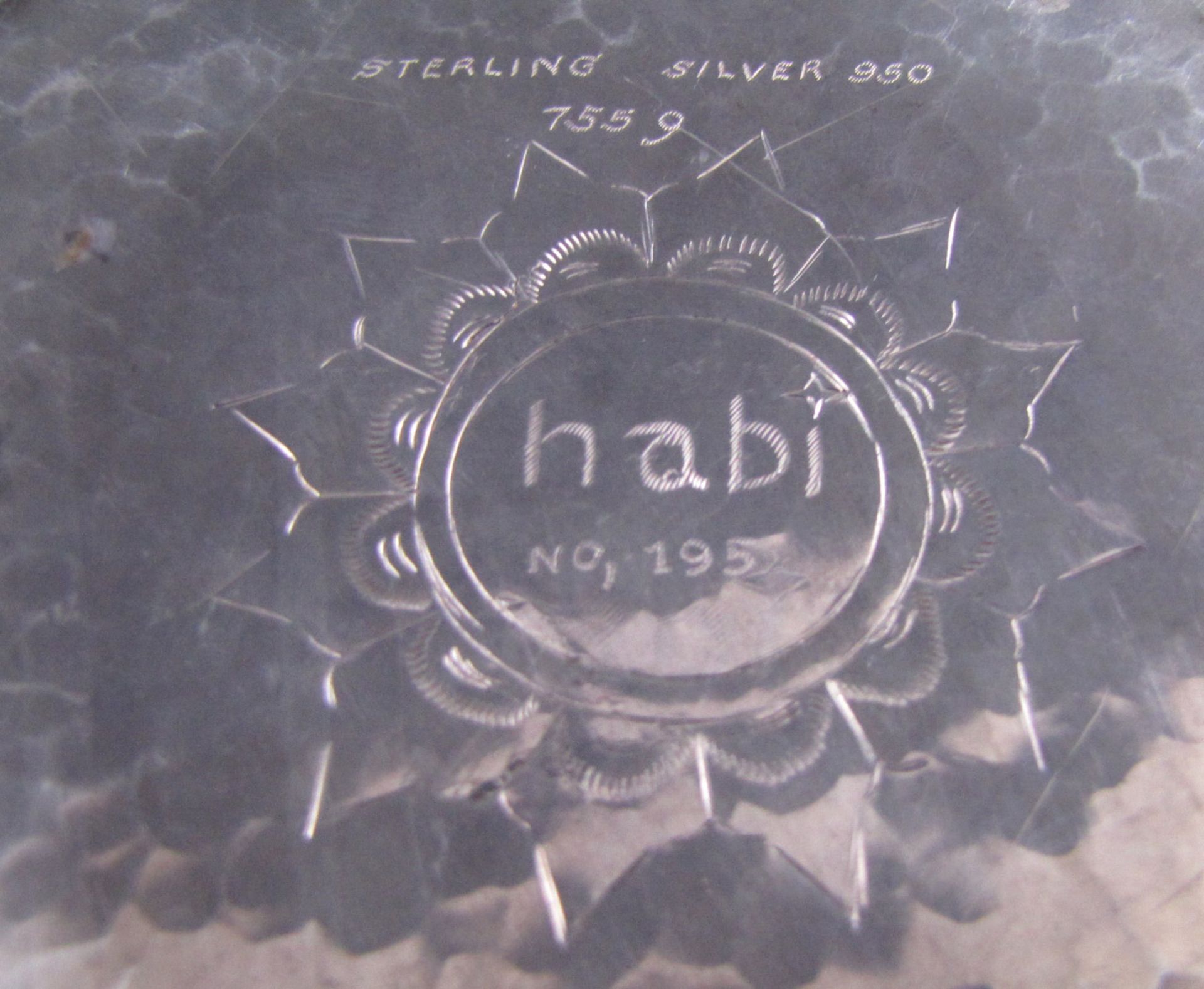 Silber, eine große Platte und eine Deckeldose, wohl Indien. - Image 12 of 14