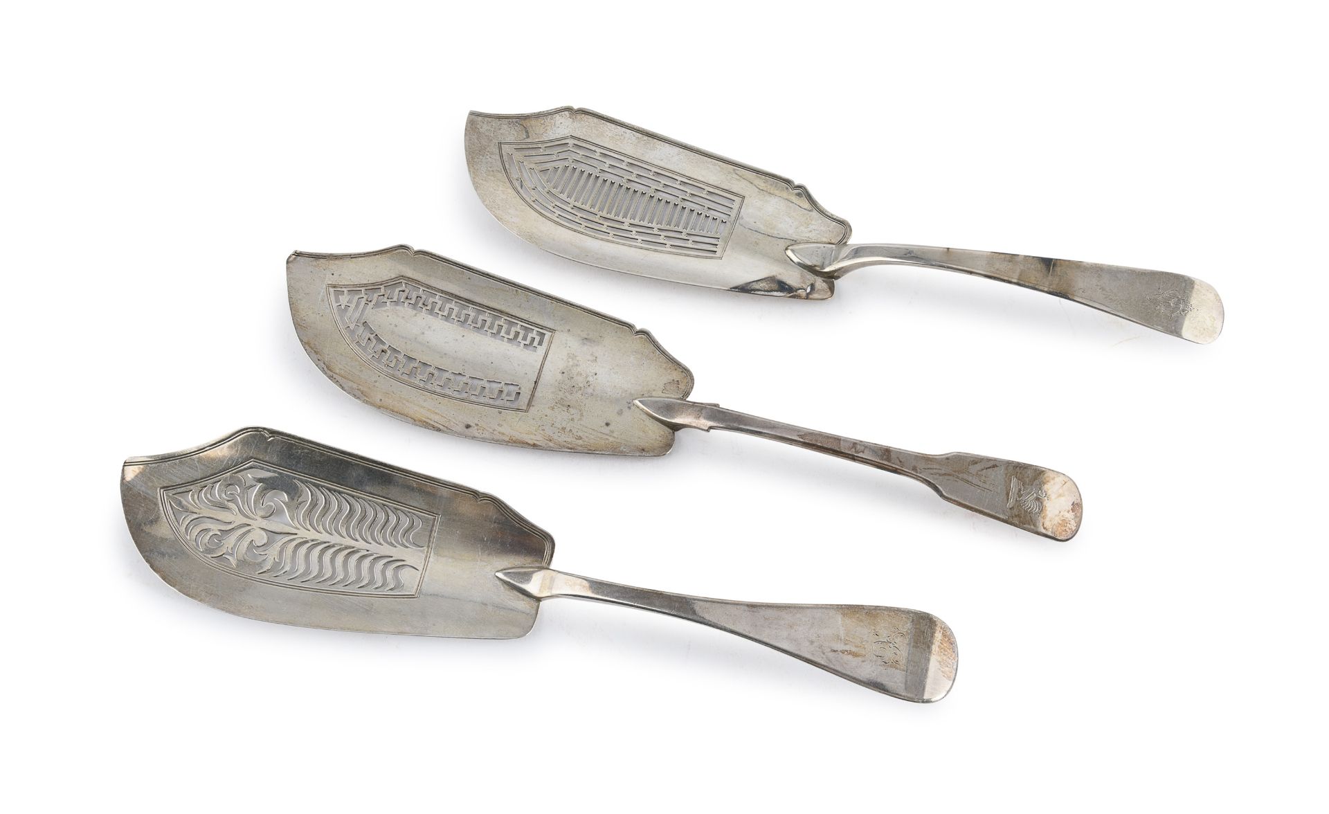 THREE SILVER CAKE SERVERS LONDON EARLY 19TH CENTURY