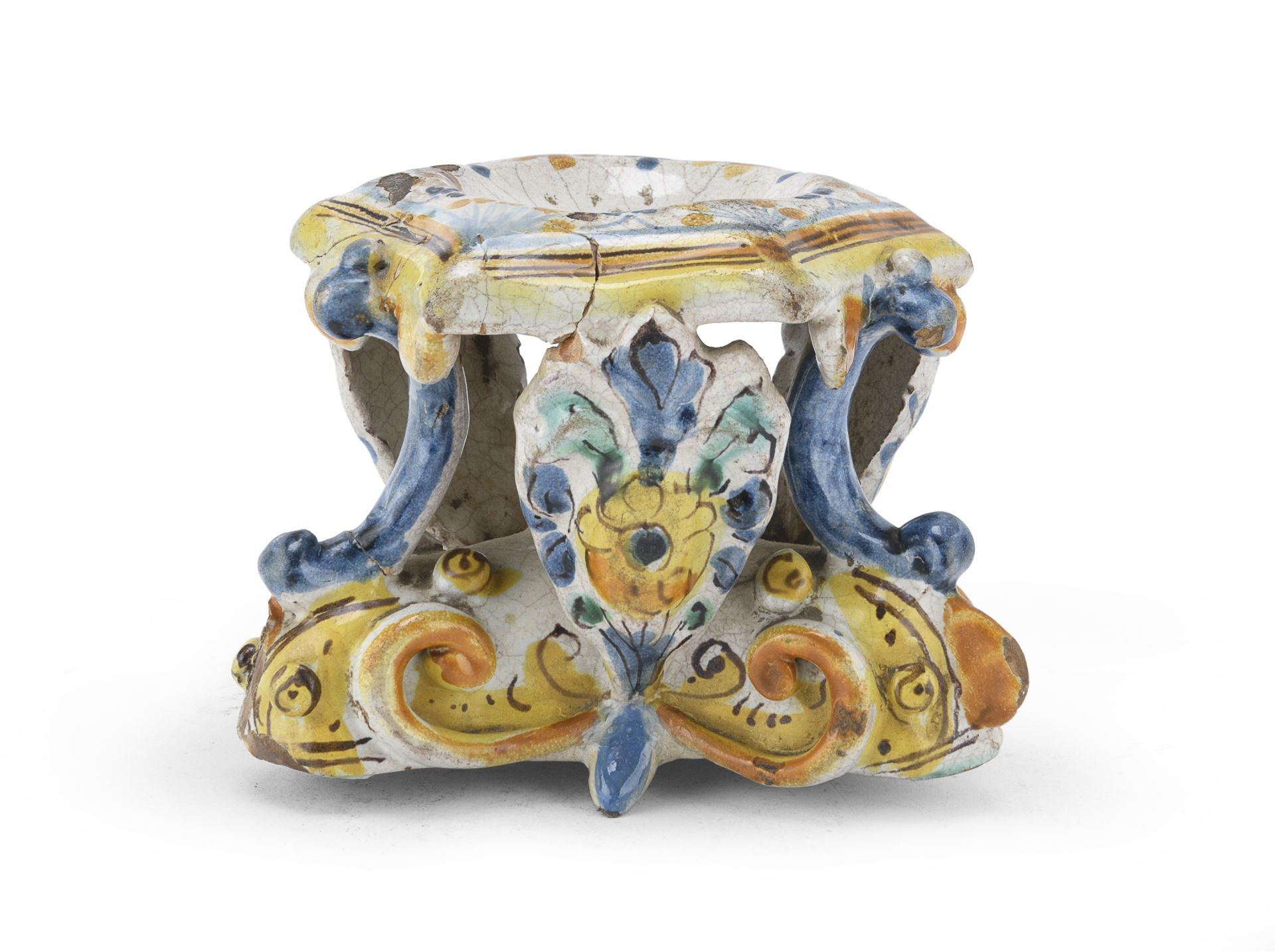 MAJOLICA SALT CELLAR CERRETO SANNITA EARLY 18TH CENTURY