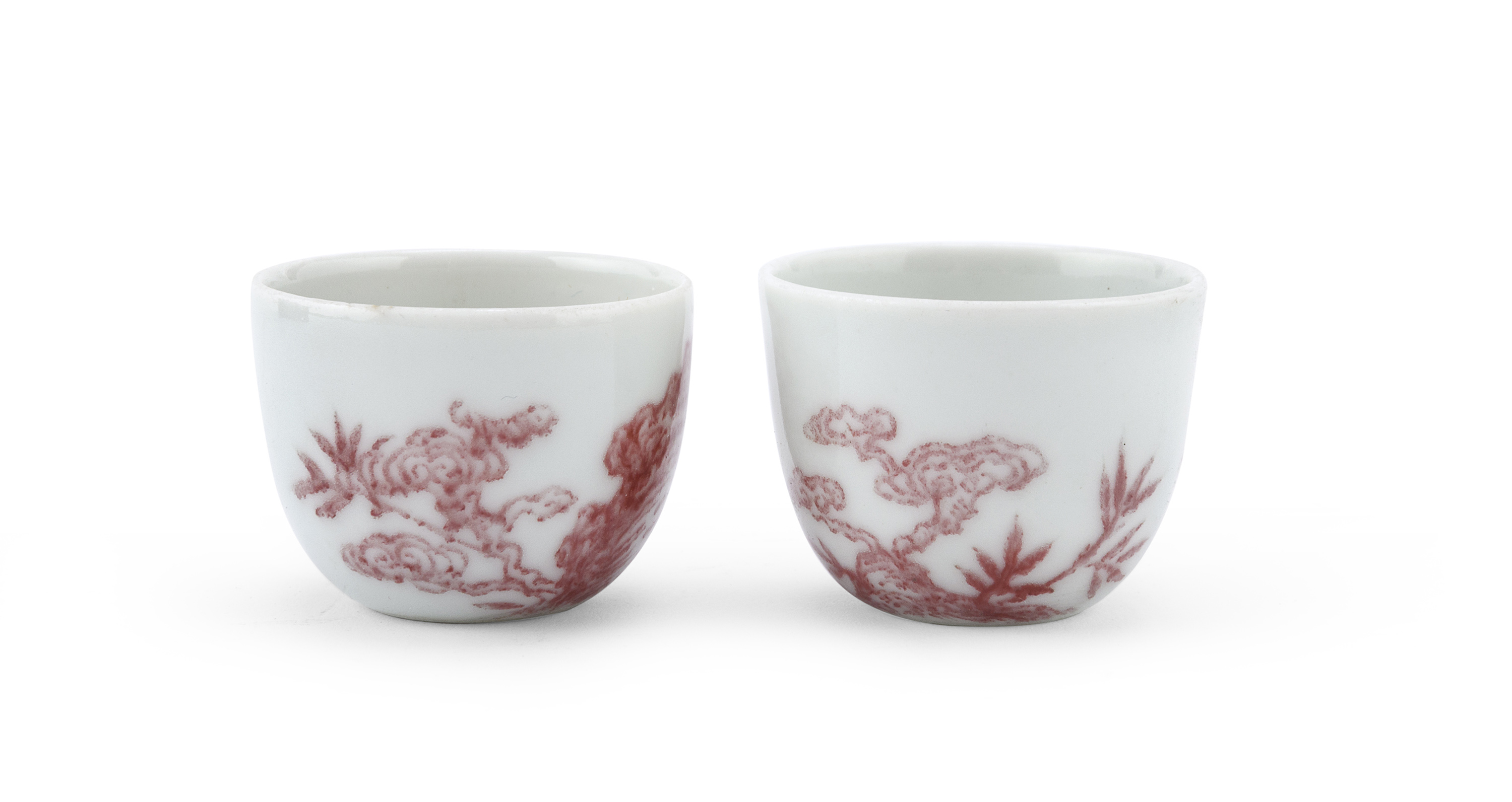 PAIR OF PORCELAIN CUPS CHINA 20TH CENTURY