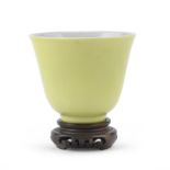 YELLOW PORCELAIN CUP CHINA LATE 19TH CENTURY