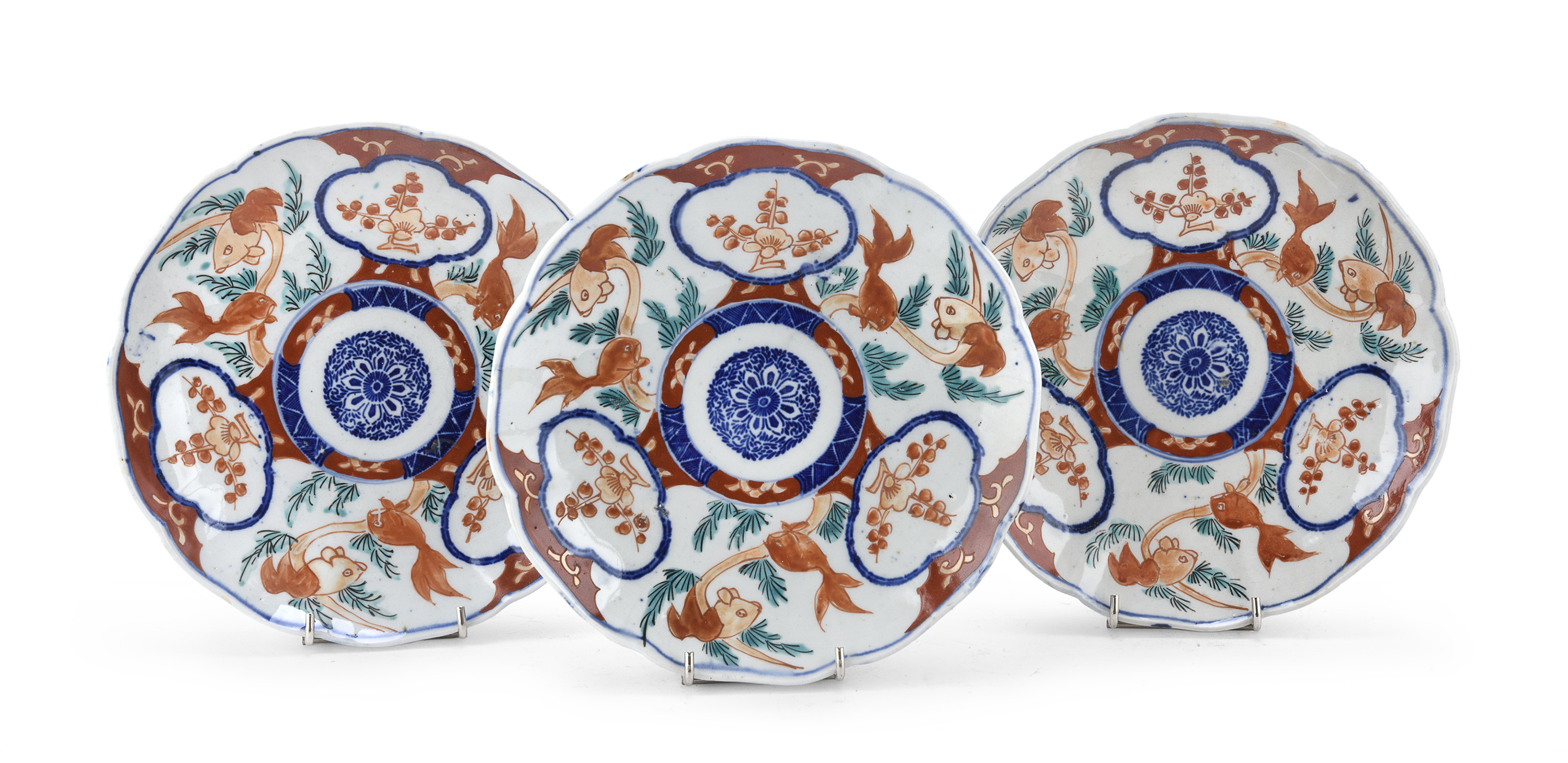 THREE POLYCHROME ENAMELED PORCELAIN DISHES JAPAN LATE 19TH CENTURY