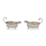 PAIR OF SILVER-PLATED SAUCE BOATS SHEFFIELD 1920 ca.