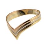 GOLD HEART-SHAPED RING