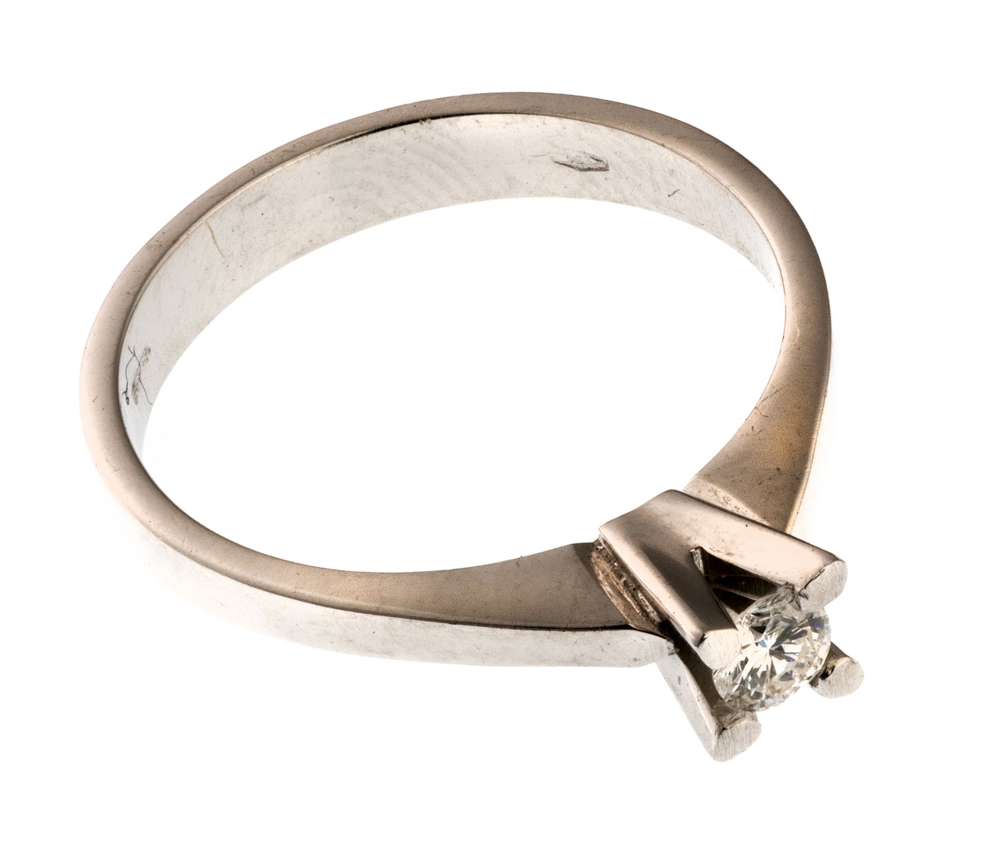 WHITE GOLD SOLITAIRE RING WITH DIAMOND