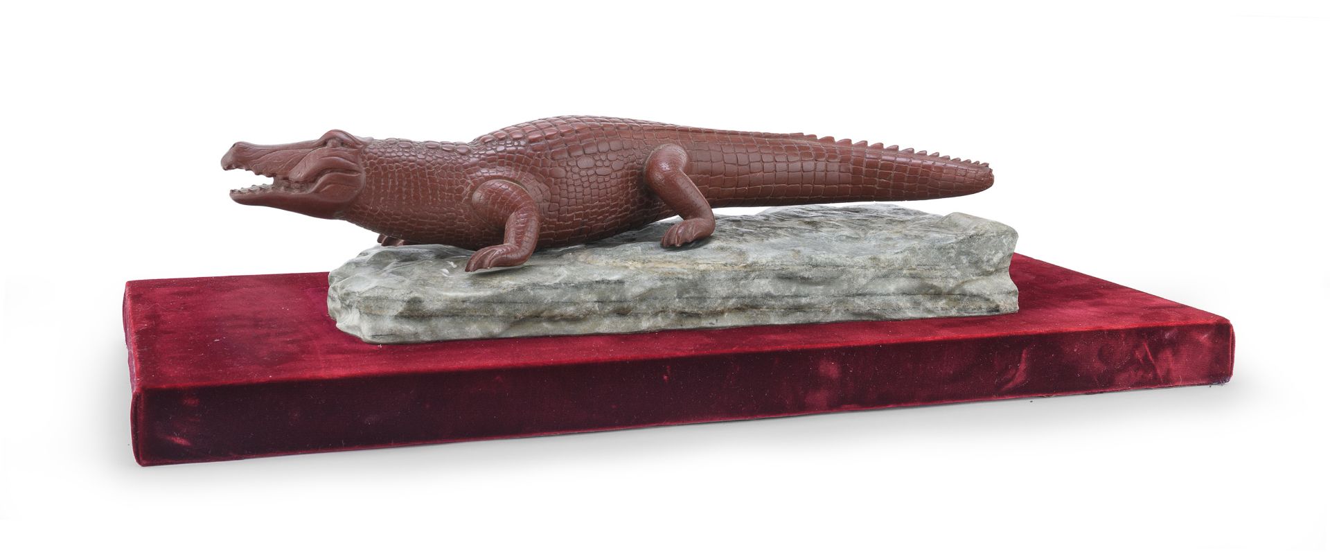 RED ANTIQUE MARBLE CROCODILE SCULPTURE 19TH CENTURY - Image 2 of 2