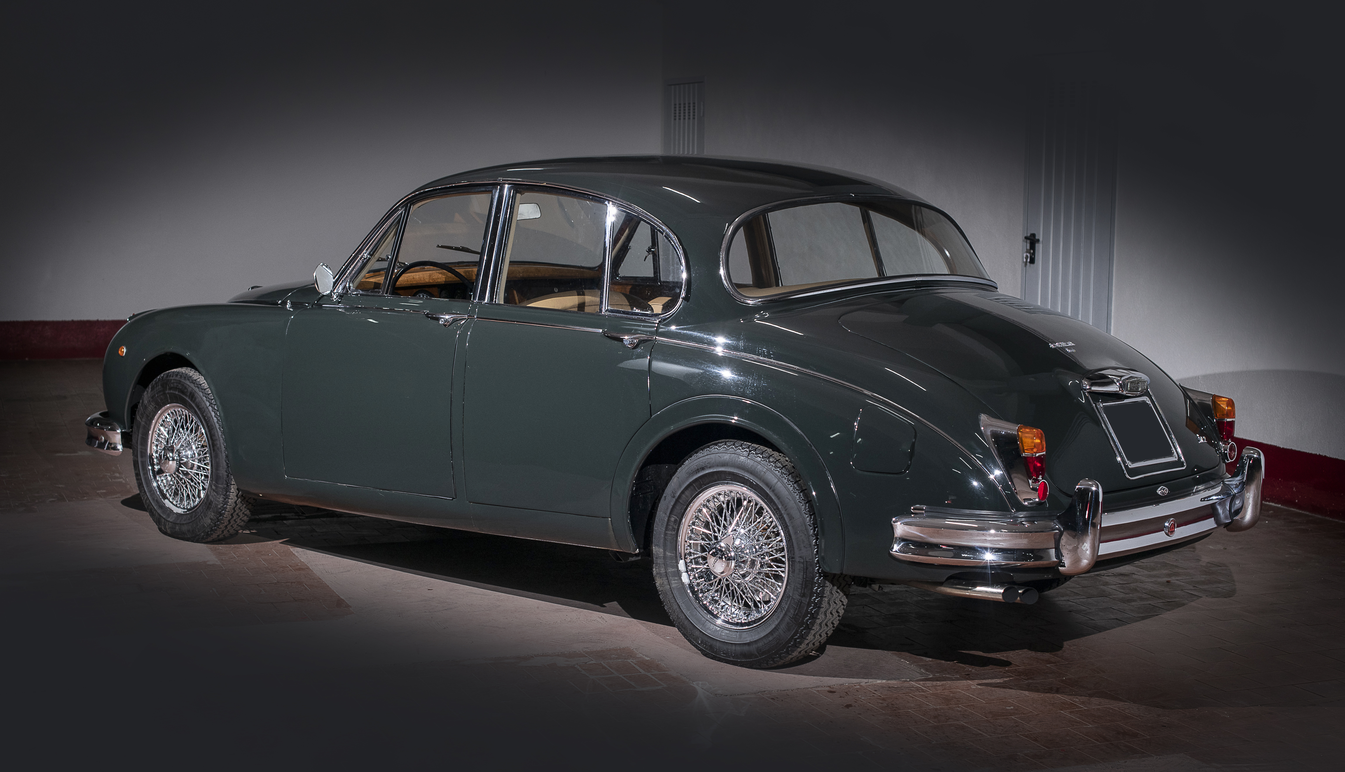 JAGUAR MK II 3.4 1960 - Image 2 of 4