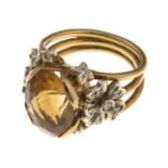 GOLD RING WITH TOPAZ