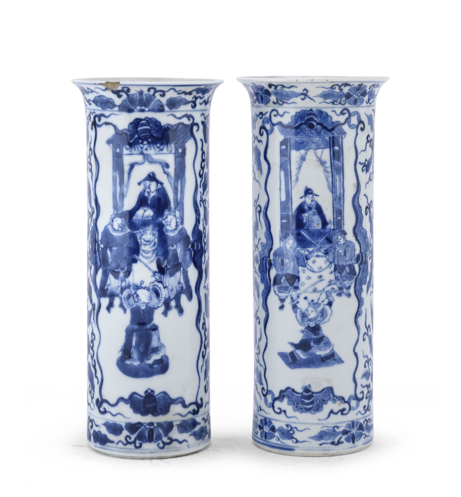 A PAIR OF CHINESE WHITE AND BLUE PORCELAIN VASES FIRST HALF 20TH CENTURY.