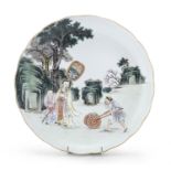 A CHINESE POLYCHROME ENAMELED PORCELAIN DISH FIRST HALF 20TH CENTURY.