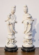 PAIR OF PORCELAIN SCULPTURES CHINA 20TH CENTURY