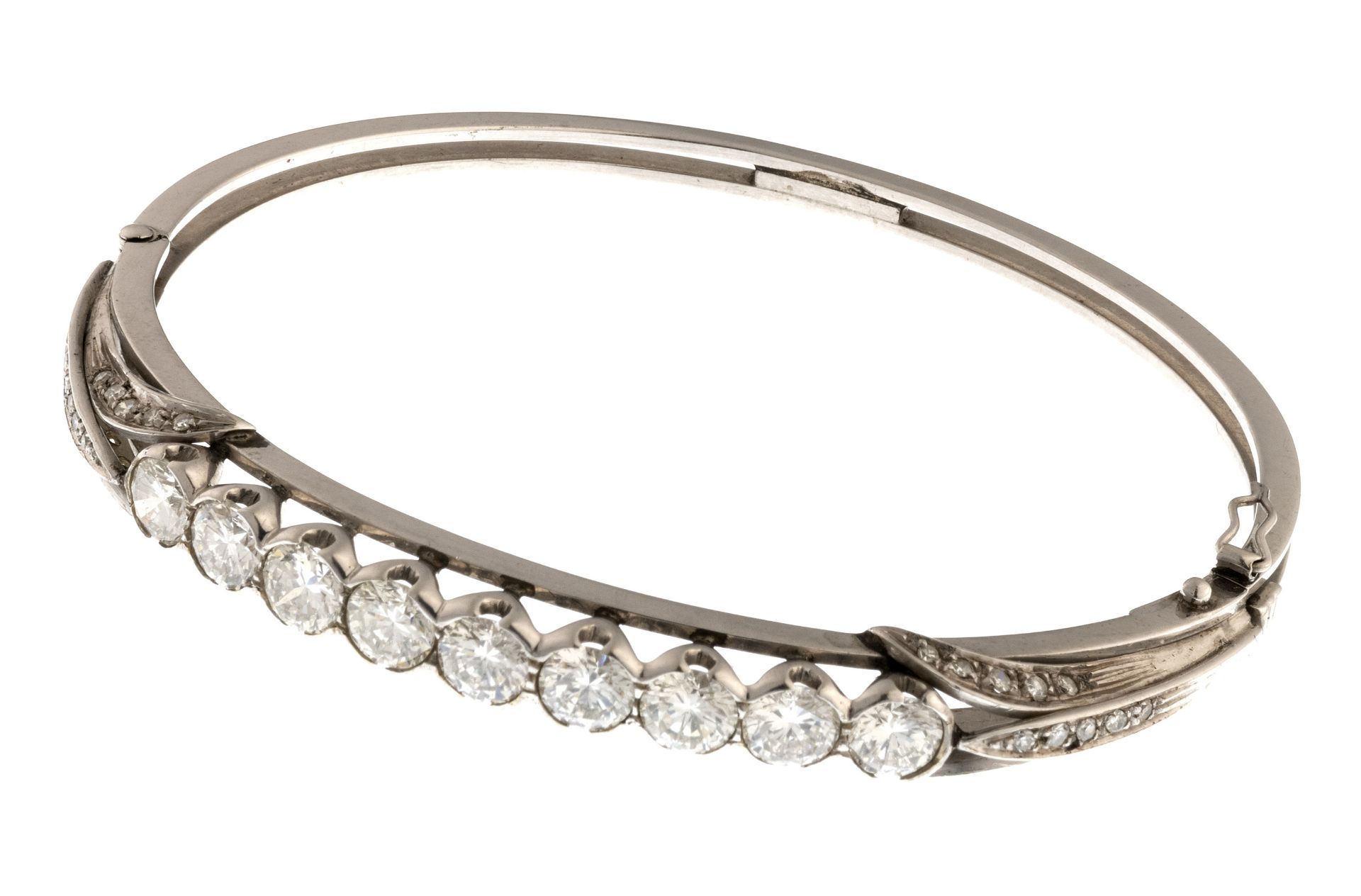 WHITE GOLD BANGLE WITH DIAMONDS