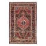 HAMADAN CARPET EARLY 20TH CENTURY