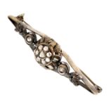 WHITE GOLD BAR BROOCH WITH DIAMONDS