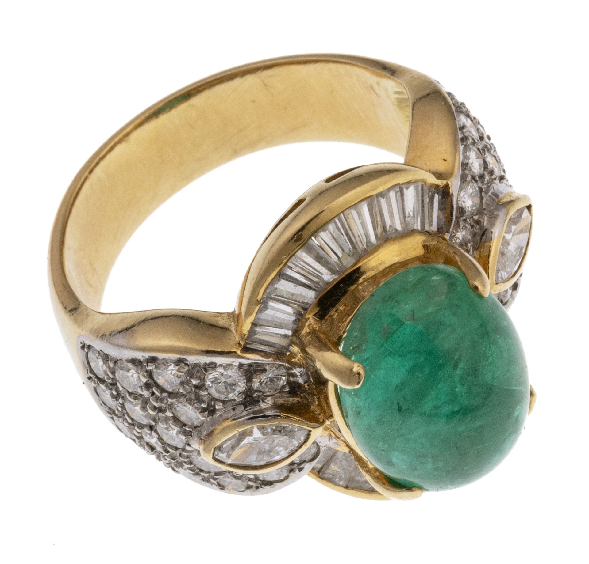 GOLD RING WITH EMERALD
