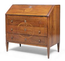 SECRETAIRE IN BRIGHT WALNUT EMILIA END OF THE 18TH CENTURY