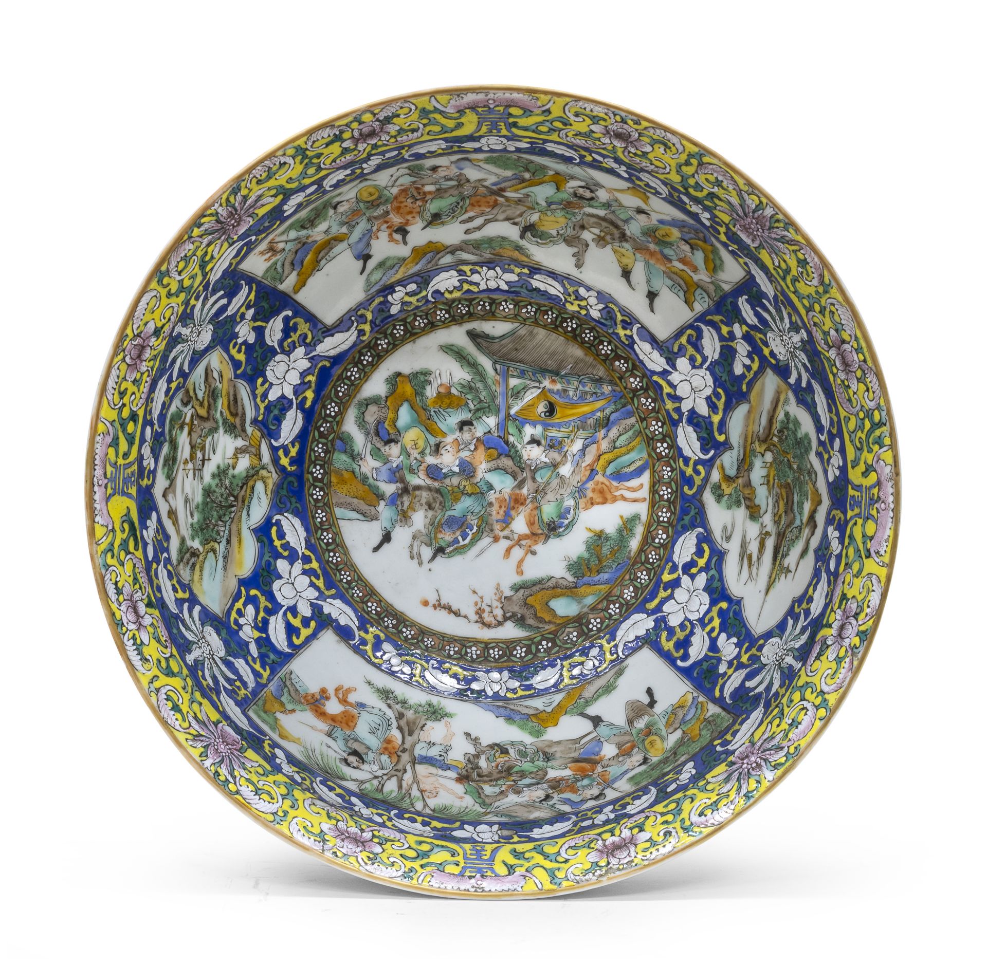 A CHINESE POLYCHROME ENAMELED PORCELAIN BOWL LATE 19TH CENTURY. - Image 2 of 2