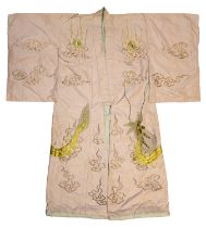 A JAPANESE EMBROIDERED SILK KIMONO 20TH CENTURY