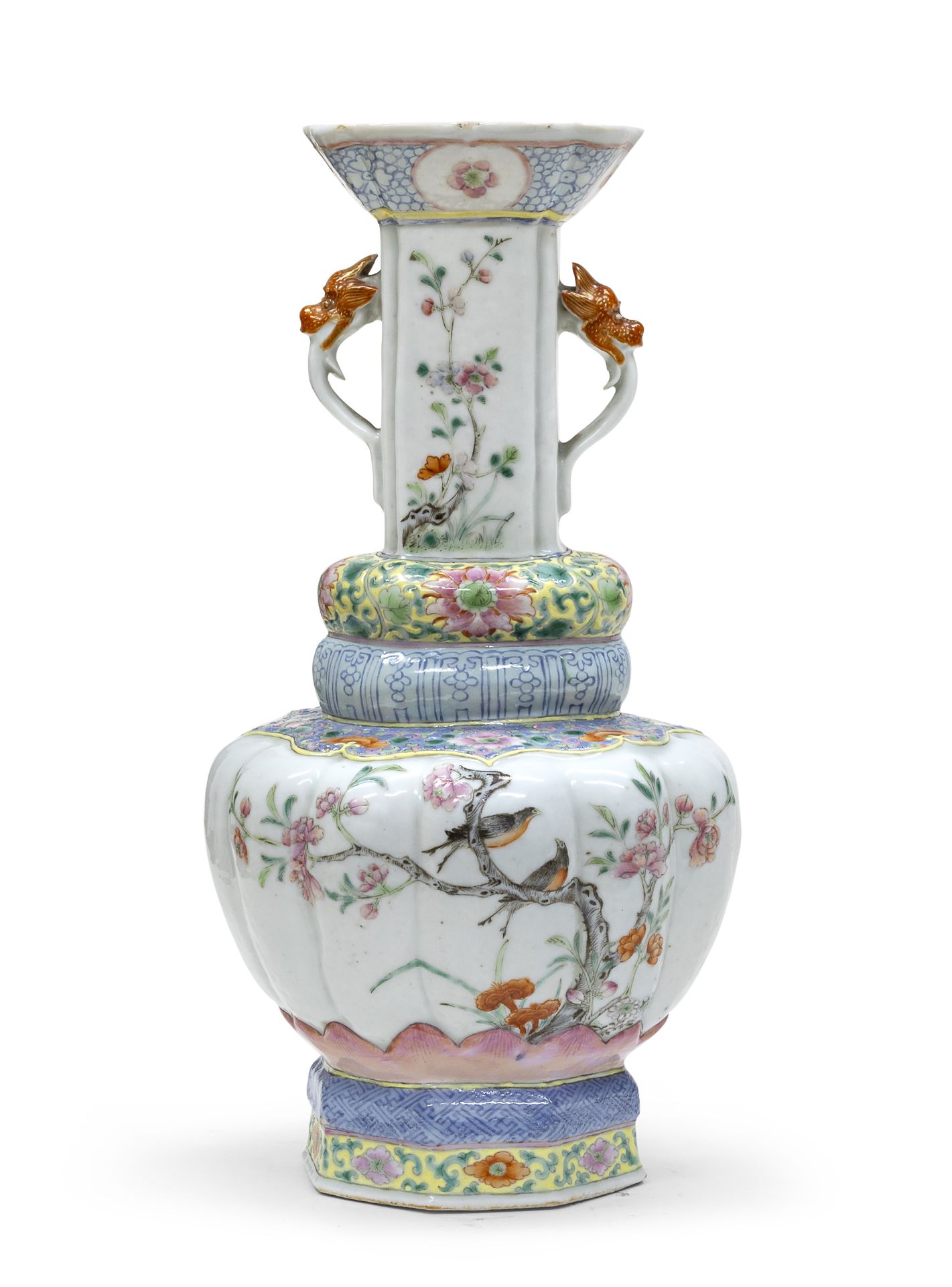 A CHINESE POLYCHROME AND GOLD ENAMELED PORCELAIN VASE LATE 19TH EARLY 20TH CENTURY. - Image 2 of 3