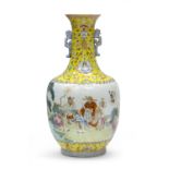 A CHINESE POLYCHROME ENAMELED PORCELAIN VASE FIRST HALF 20TH CENTURY.