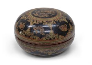 A BURMAN BLACK AND RED LACQUER WOOD BOX 20TH CENTURY.