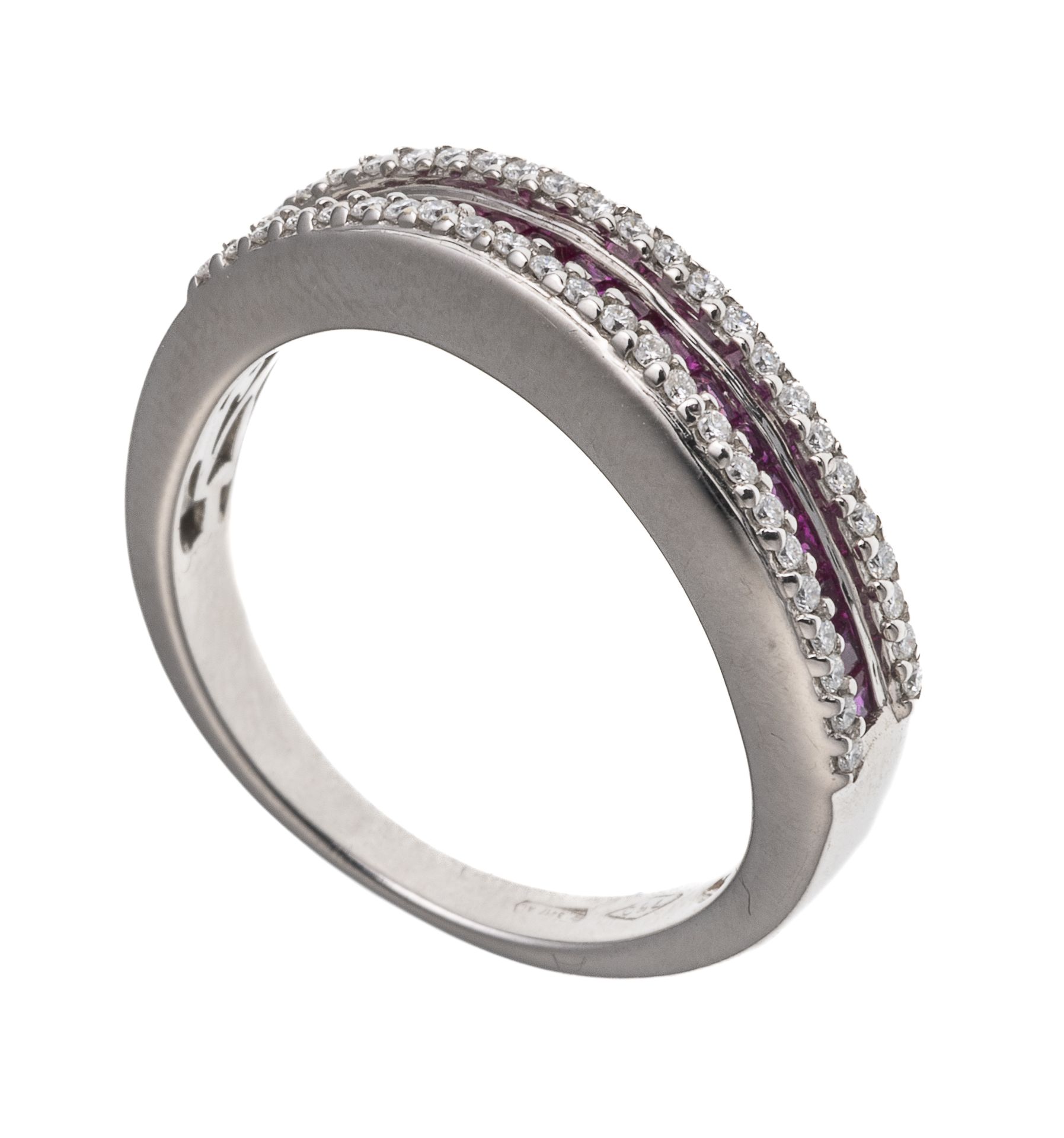 WHITE GOLD RING WITH RUBIES AND DIAMONDS