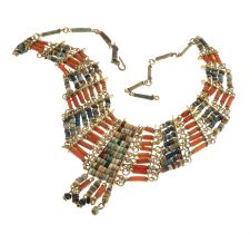 ETHNIC STYLE NECKLACE WITH CORALS