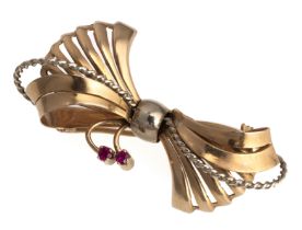 GOLD FANTASY BROOCH WITH RUBIES