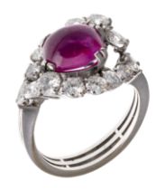 WHITE GOLD RING WITH RUBY AND DIAMONDS