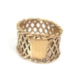 A 9ct gold mesh ring, with blank cartouche, 6g, a/f. Misshapen