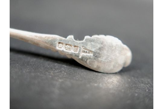 A collection of Victorian and later silver, including two cased sets of teaspoons, one a Victorian - Image 5 of 17