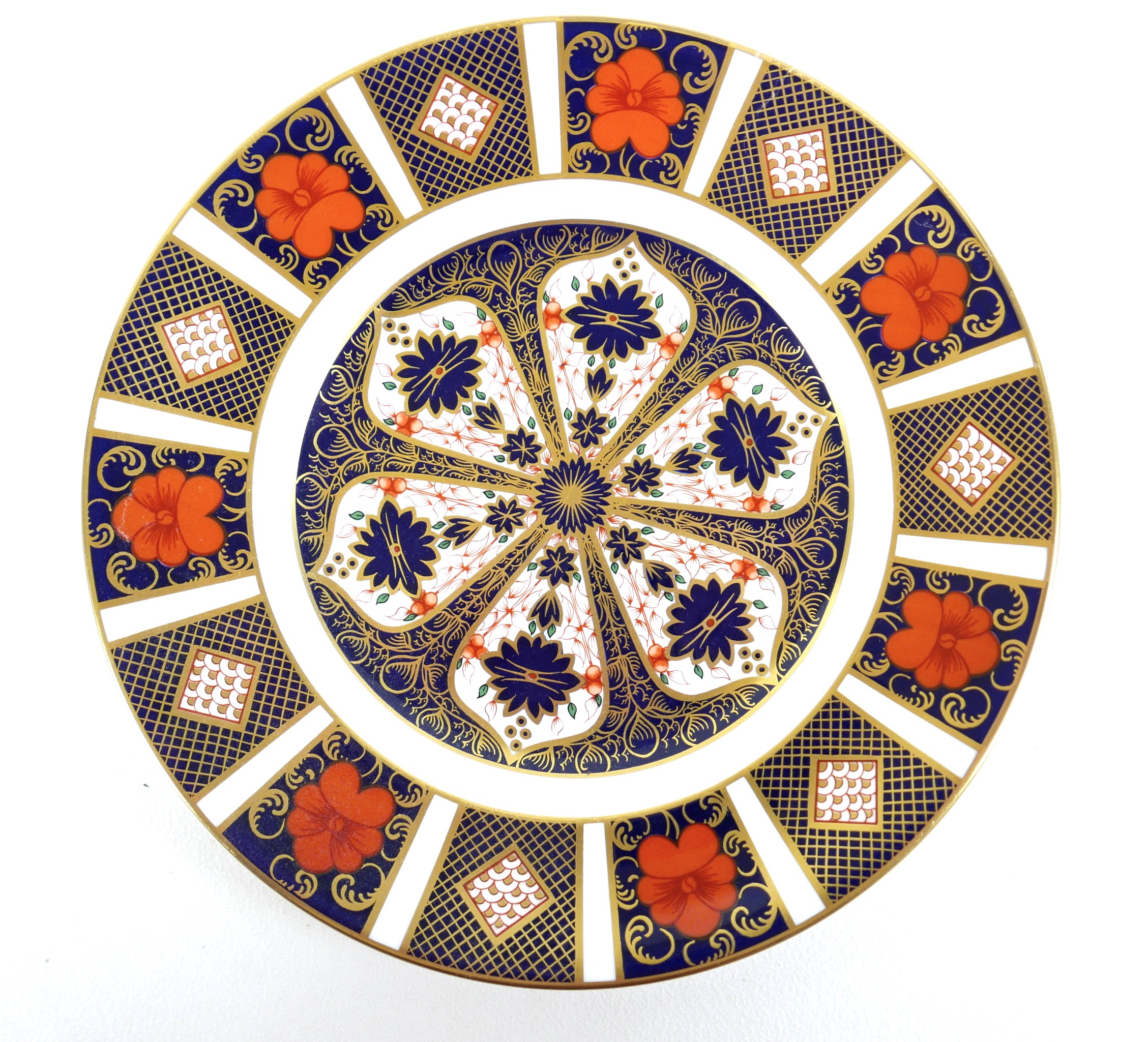 Two Royal Crown Derby cabinet plates, Imari 1128 pattern, 21.5cm, together with two Royal Crown - Image 4 of 10