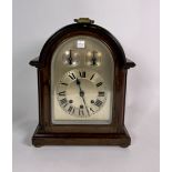 A GERMAN QUARTER STRIKING MANTEL CLOCK (2)