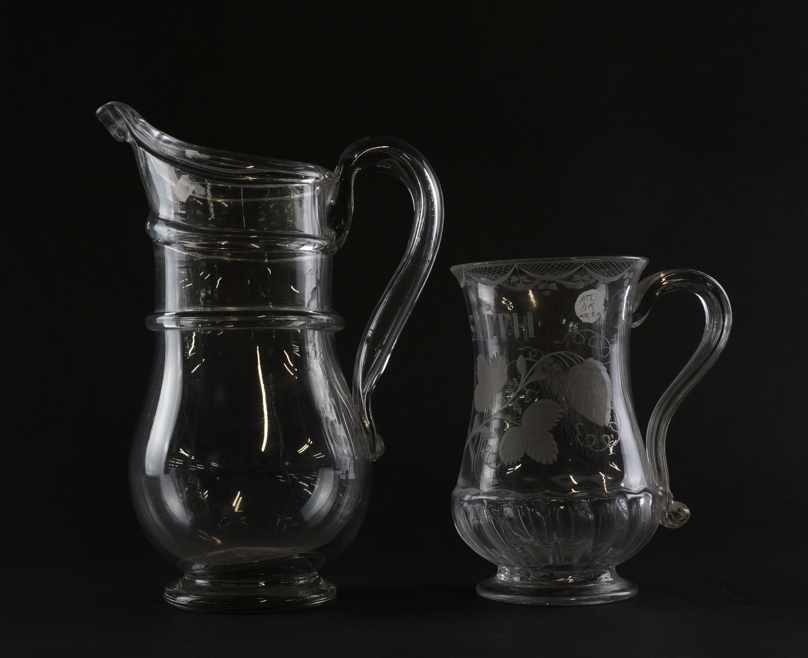 AN ENGRAVED GLASS TANKARD - Image 5 of 5